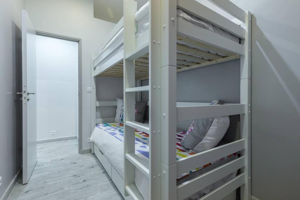 Апартаменты L32 Mozart 2 Bedrooms, Ac, Wifi, 10 Mins